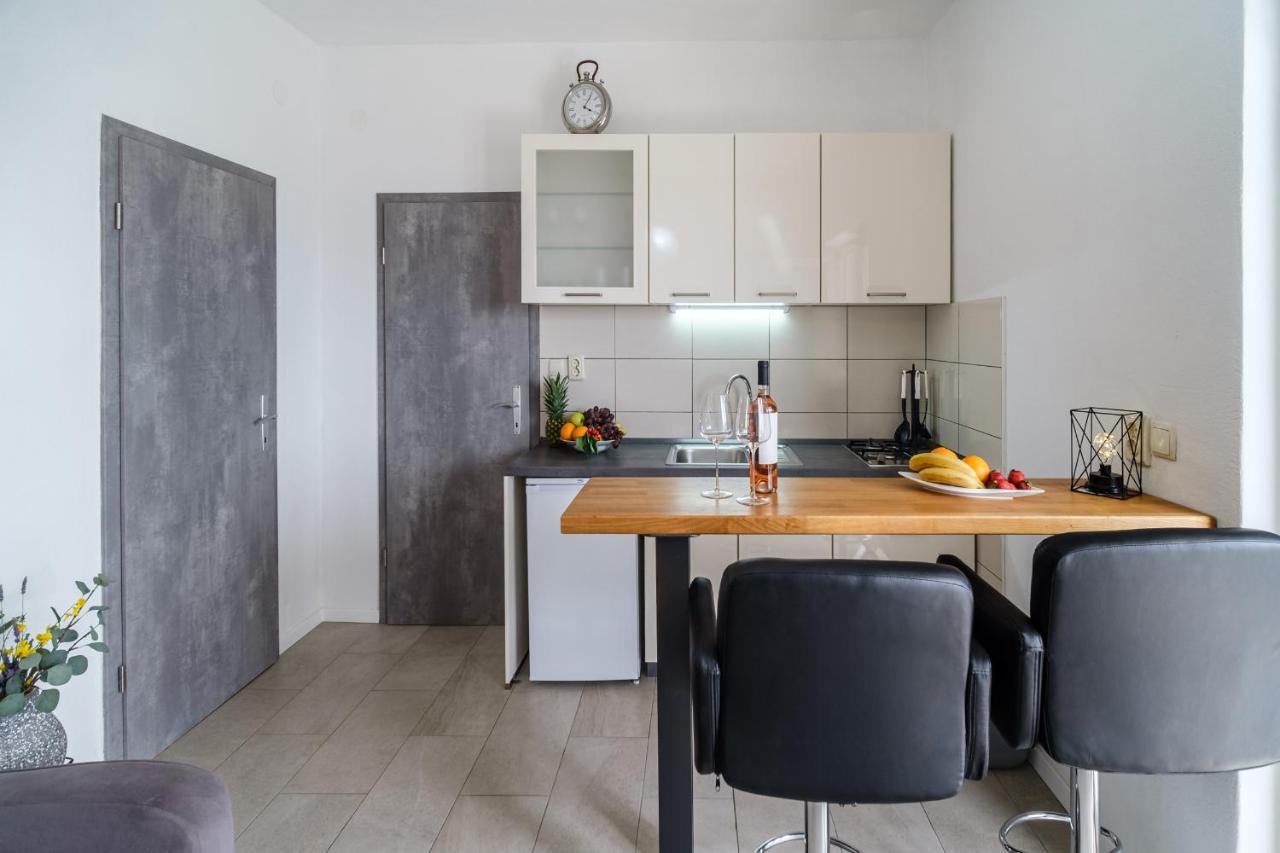 Rooms Plaza Divuje Murvica  Exteriör bild